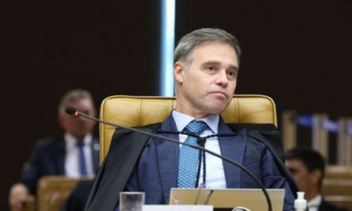 Piloto identifica falha técnica e aborta voo com ministro André Mendonça do STF