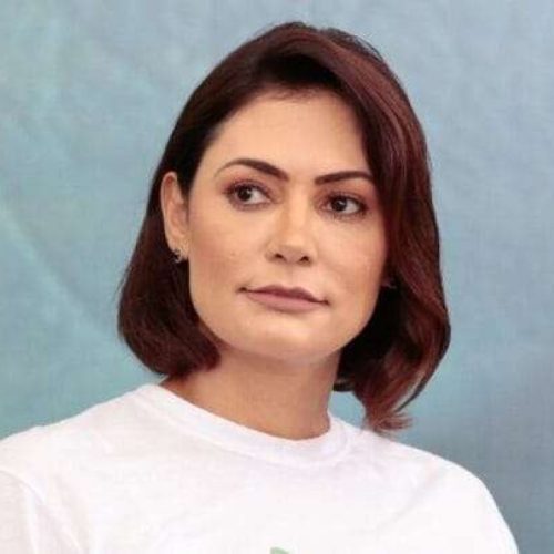 Folha de S.Paulo tenta criar polêmica com Michelle Bolsonaro e é rapidamente desmentida