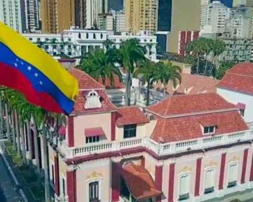 URGENTE: TIROTEIO PERTO DO PALÁCIO MIRAFLORES EM CARACAS (VEJA O VÍDEO)