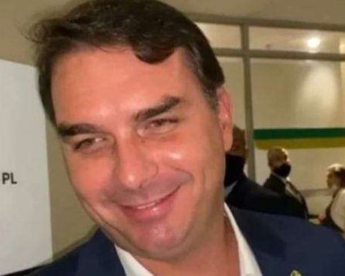 Flávio Bolsonaro rebate questionamento sobre a Sapucaí e lança recado agressivo a Lula