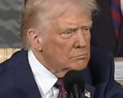 Trump anuncia suspensão temporária de ataques ao Irã e diz que diálogo avançou