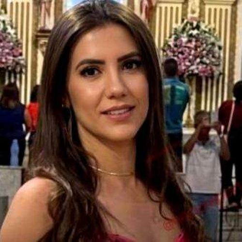 Professora é assassinada a facadas ao tentar proteger o pai durante discussão após jogo de futebol