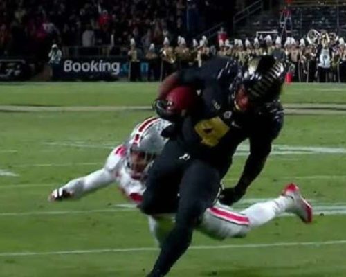 Jovem astro da NFL morre aos 25 anos com ferimento por arma de fogo; causa segue sob investigação