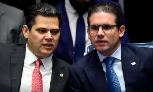 Motta, Alcolumbre e Pacheco se reúnem em bastidores do Congresso