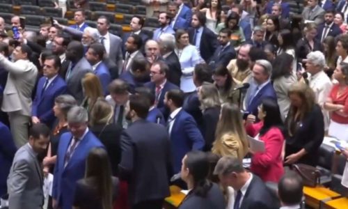 Câmara derruba veto de Lula sobre dosimetria de penas do 8 de janeiro e impõe nova derrota ao petista