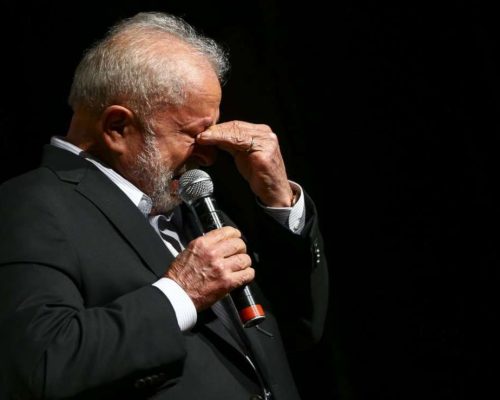 Lula torrou R$ 12 bilhões, foi derrotado e viu sua base esfacelar no Senado