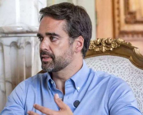 Eduardo Leite entrega carta a Caiado e apunhala dois de uma só vez