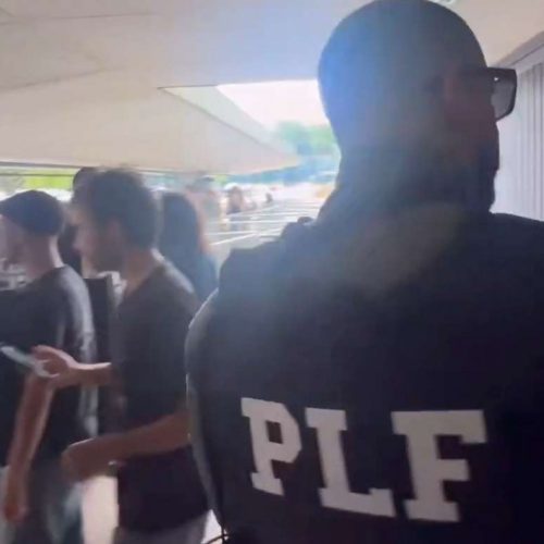 Câmara em Alerta: Anexo II Bloqueado por Apoiadores de Glauber Braga