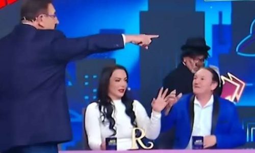 Humorista do Programa do Ratinho sofre mal súbito, bate moto e é internado em estado grave