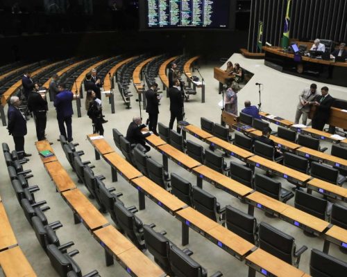 Enfim, uma resposta da Câmara