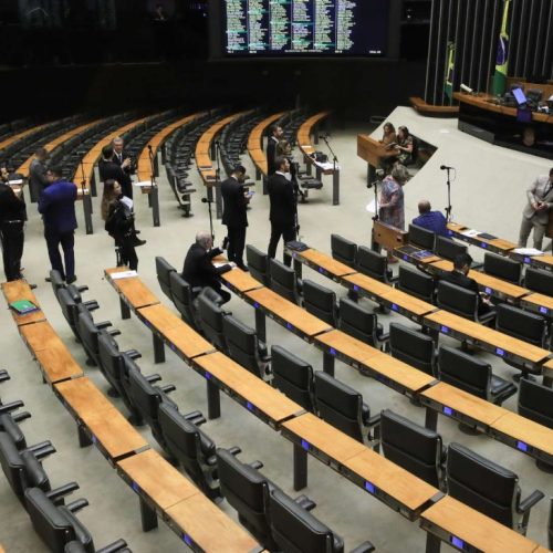 Enfim, uma resposta da Câmara