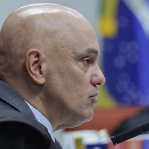 PF invade casa de jornalista que expôs uso de carro oficial por Flávio Dino por ordem de Moraes