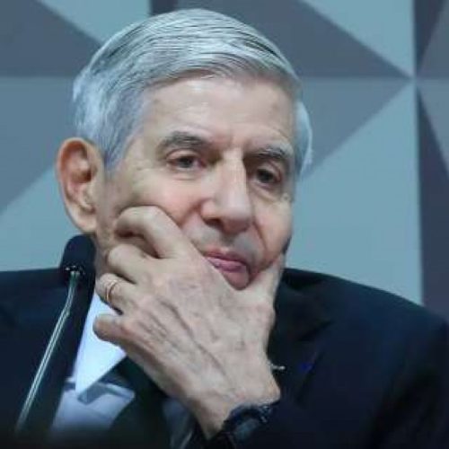 Exército respalda prisão domiciliar de Heleno e gera impasse para Moraes