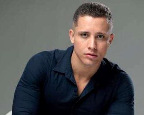 Influenciador invade casa do ex-namorado, tenta agredi-lo e acaba morto por idoso de 81 anos em legítima defesa