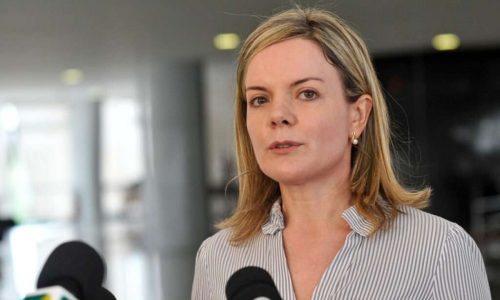 Gleisi chama quebra de sigilo de Lulinha na CPI de “golpe”, mas ignora decisão do STF que já autorizou investigação