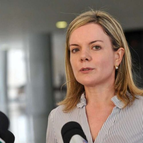 Gleisi chama quebra de sigilo de Lulinha na CPI de “golpe”, mas ignora decisão do STF que já autorizou investigação
