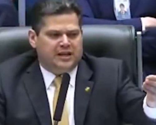 Alcolumbre sinaliza abertura de impeachment de ministros do STF em troca de apoio à reeleição no Senado