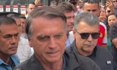 Moraes autoriza visita de assessor de Trump a Bolsonaro, mas impõe data que dificulta encontro