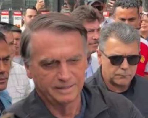 Moraes autoriza visita de assessor de Trump a Bolsonaro, mas impõe data que dificulta encontro