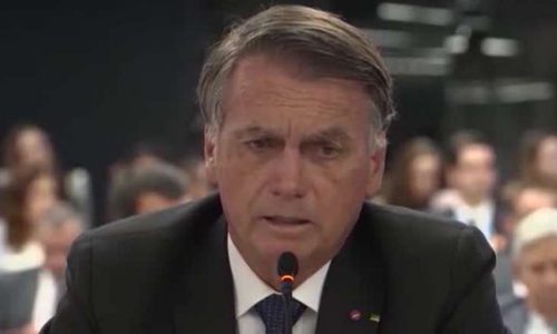 Bolsonaro chega de ambulância a hospital em Brasília após passar mal durante a madrugada