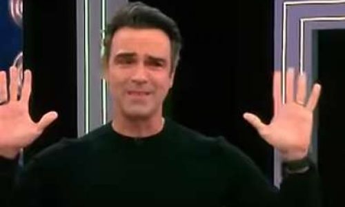 Ao vivo na Globo, Tadeu Schmidt se emociona e homenageia Oscar Schmidt: “Meu maior ídolo”