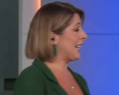 Daniela Lima ridiculariza o suposto traumatismo craniano de Bolsonaro e zomba da queda (VEJA O VÍDEO)