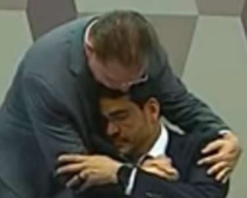 Deputado do PL abraça indicado de Lula ao STF durante sabatina — Veja o vídeo!