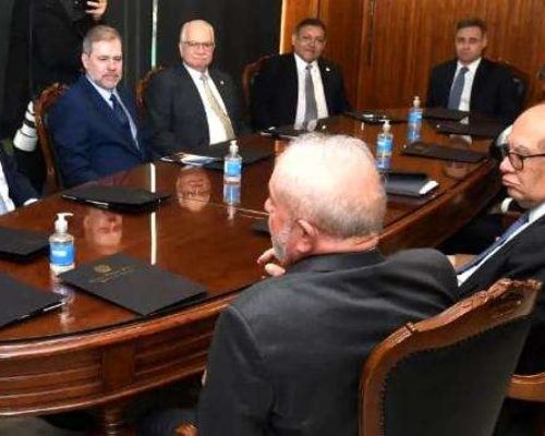 Instituições à beira da falência: risco iminente de mortes suspeitas