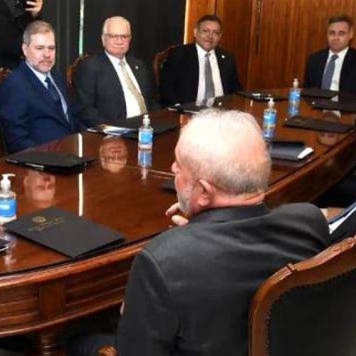 Instituições à beira da falência: risco iminente de mortes suspeitas