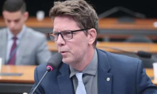 Deputado Mario Frias passa mal e é hospitalizado às pressas em Brasília