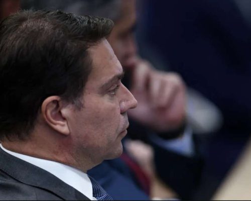 PSOL ‘surta’, pede a prisão de Ramagem, mas esquece de “pequeno” detalhe