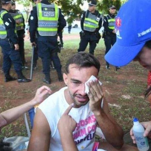 Deputado do PSOL provoca confusão com a Polícia Militar e leva spray de pimenta – sem surpresa (Veja o vídeo)