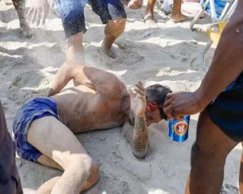 Multidão agride acusado de furto de celular em Copacabana no primeiro dia do ano