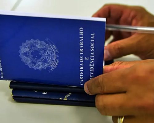 Izalci Lucas questiona custo da nova jornada de 36 horas