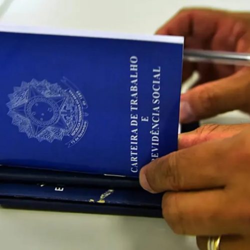 Izalci Lucas questiona custo da nova jornada de 36 horas