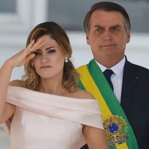 Michelle Bolsonaro envia mensagens de apoio nas marmitas de Jair Bolsonaro