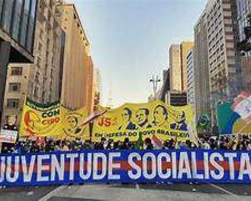 A Esquerda e Suas Palavras Envenenadas: Um Bombom com Aparência Deliciosa Recheado de Veneno