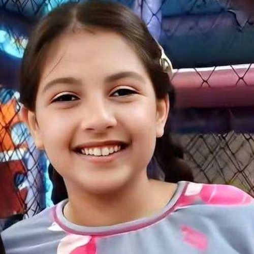 Menina de 12 anos morre após ter cabelo sugado por ralo de piscina; enterro acontece hoje