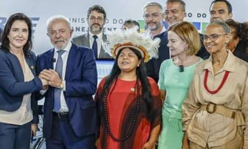 Ministra de Lula é internada às pressas em UTI cardíaca após febre elevada e dores abdominais