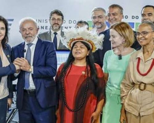 Ministra de Lula é internada às pressas em UTI cardíaca após febre elevada e dores abdominais