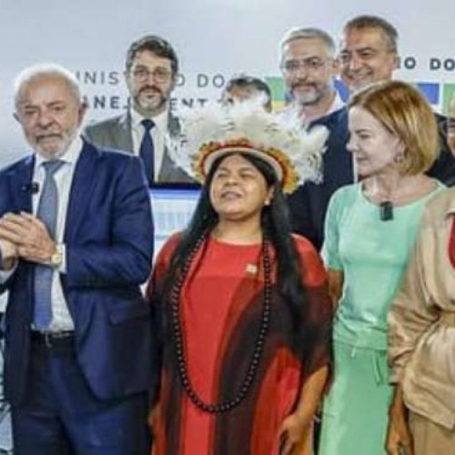 Ministra de Lula é internada às pressas em UTI cardíaca após febre elevada e dores abdominais