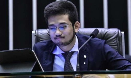 Kim Kataguiri afirma que Alexandre de Moraes deveria estar preso e aponta covardia do Congresso