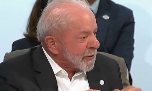 Fora do Brasil, Lula deixa escapar medo das eleições e admite que adversários voltarão a disputar