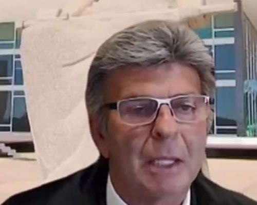 Fux dá o troco em ministros que o atacaram por voto favorável a Bolsonaro