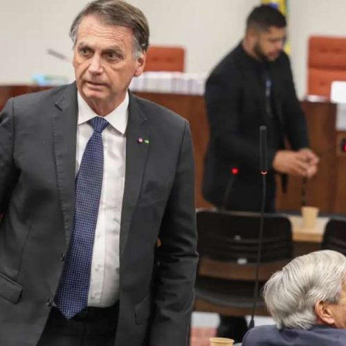 Com General Heleno sendo solto, Bolsonaro prepara “artilharia pesada”