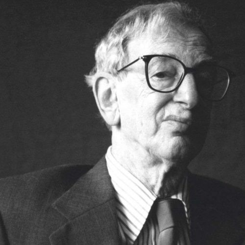O relativismo de Eric Hobsbawm: Mais um engodo no processo de “santificação” dos ídolos comunistas