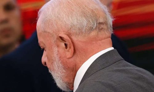 Lula foge covardemente das ruas no 1º de Maio para evitar novo vexame público
