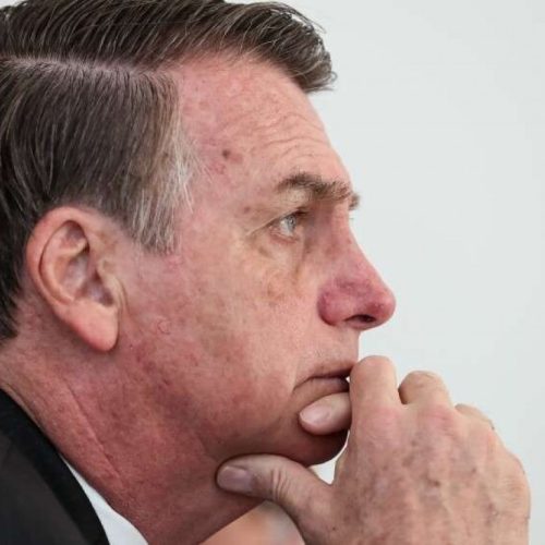 PF divulga laudo: corte na bochecha de Bolsonaro após queda e novo ferimento revelado