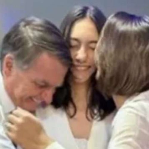 Bolsonaro sai em defesa de Michelle após ataques da própria direita: ‘Lamento as críticas’