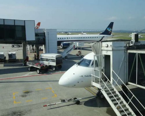 Petrobras dispara preço do querosene de aviação em 54,6% e passagens aéreas devem encarecer